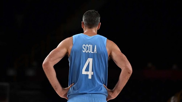 Scola, en su último partido en la selección, en los Juego de Tokio 2020. (Foto: AFP)