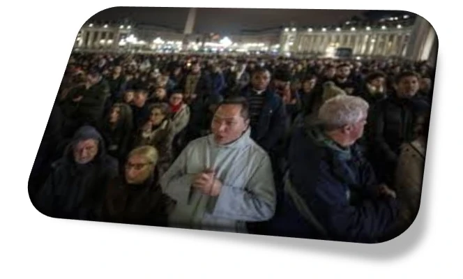 La oración del rosario ha sido convocado por el Vaticano. El cardenal Mauro Gambetti ha sido el encargado de dirigir el rezo por el papa Francisco, que ha fallecido a los 88 años.
