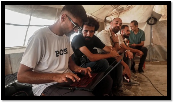 Reporteros de AFP trabajan mientras enfrentan duras condiciones de hambruna en Gaza. Anadolu via Getty Images
