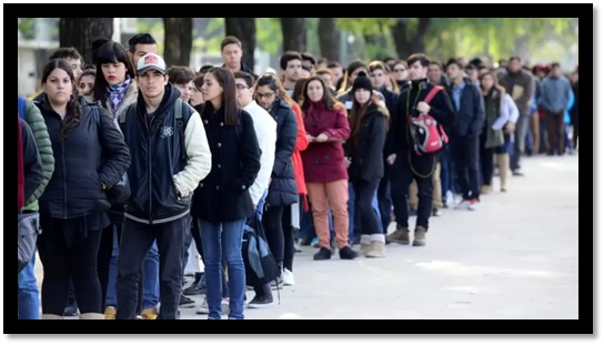 El seguro de desempleo alcanzó máximos históricos en 2025, con la construcción y la industria entre los sectores más afectados