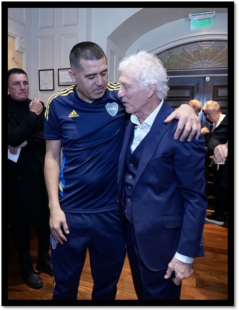Riquelme y Pekerman, juntos durante la previa del partido despedida de Román en 2023
