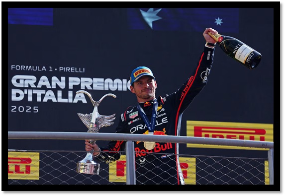 Max Verstappen seguirá en Red Bull en 2026. ¿Quién serán los otros pilotos en la estructura? (REUTERS/Jakub Porzycki)