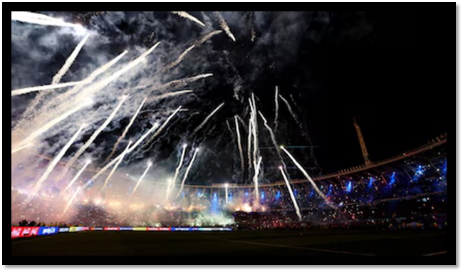 Los fuegos artificiales en el estadio de Racing durante el duelo ante Flamengo (REUTERS/Matias Baglietto)