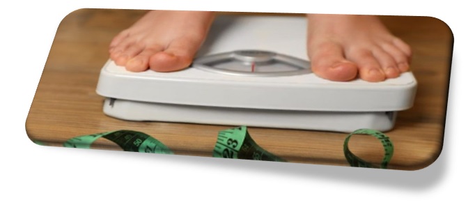 Una balanza en el centro del debate sanitario: la llegada de Wegovy abre una nueva etapa en el tratamiento de la obesidad, marcada por desigualdades. Créditos: Gettyimages.