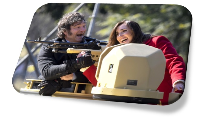 Milei y Villarruel arriba de un TAM.