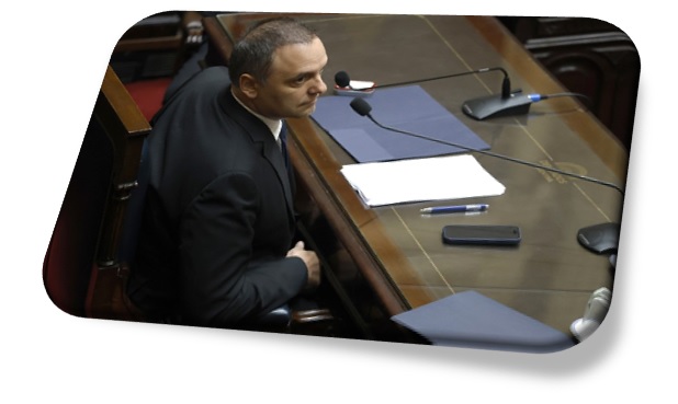 Manuel Adorni en el Congreso.