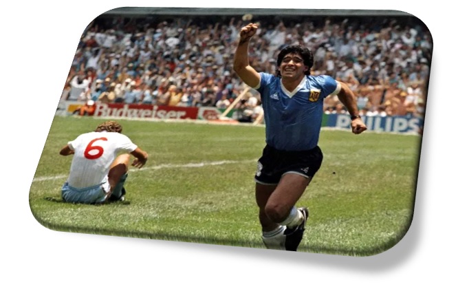 Diego en el épico partido ante Inglaterra en el estadio Azteca.